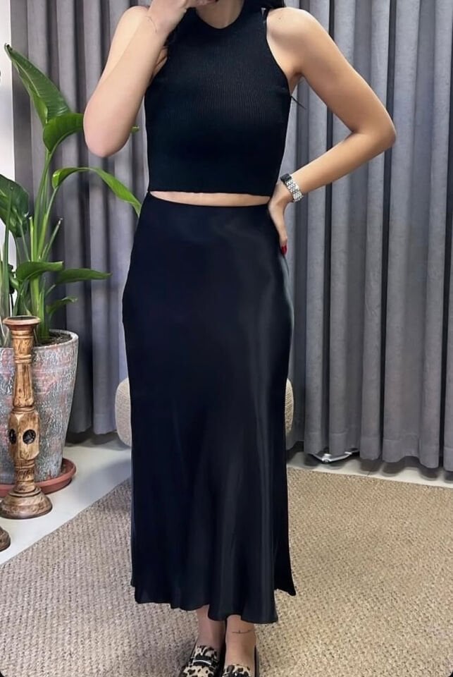 Siyah saten etek