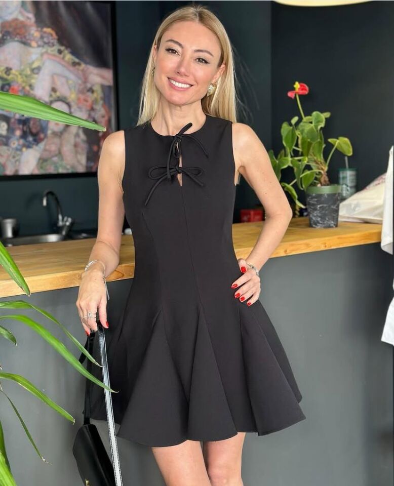 ZARA MODEL ÖN BAĞLAMALI KISA ELBİSE